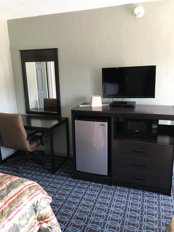 Economy Inn Modesto Dış mekan fotoğraf